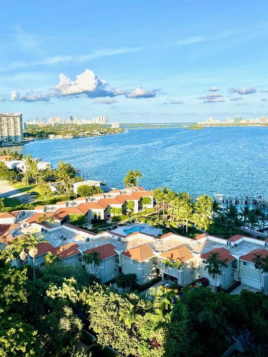 出租: $3,750 (2 贝兹, 2 浴室, 1268 平方英尺)