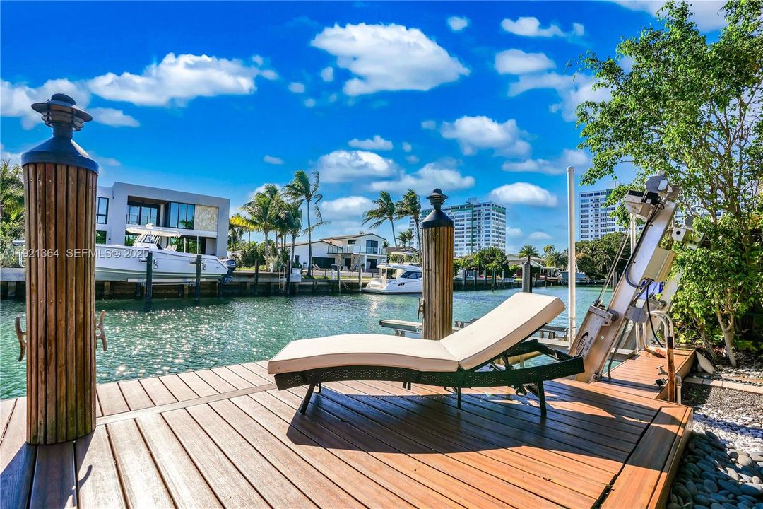 待售: $3,087,000 (3 贝兹, 3 浴室, 2295 平方英尺)