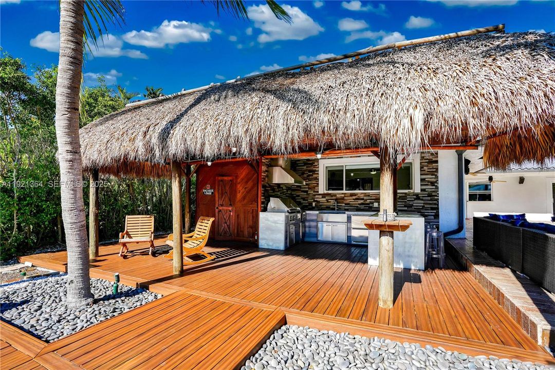 待售: $3,087,000 (3 贝兹, 3 浴室, 2295 平方英尺)