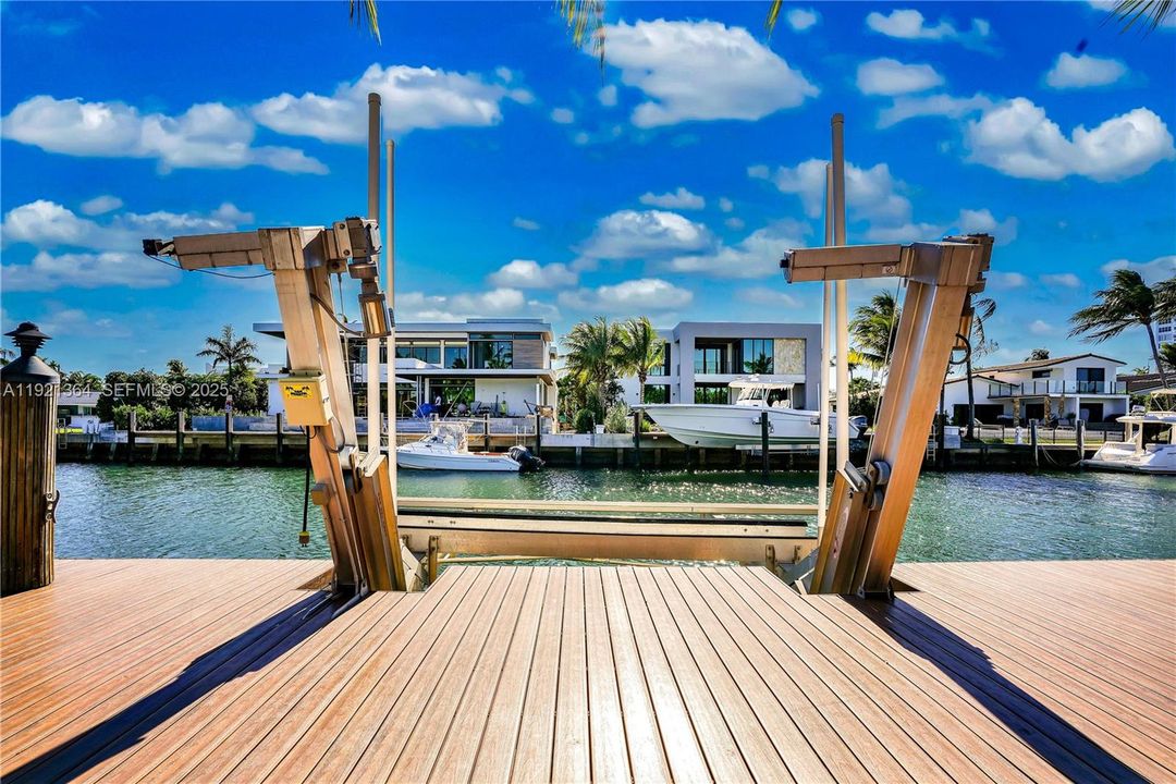 待售: $3,087,000 (3 贝兹, 3 浴室, 2295 平方英尺)