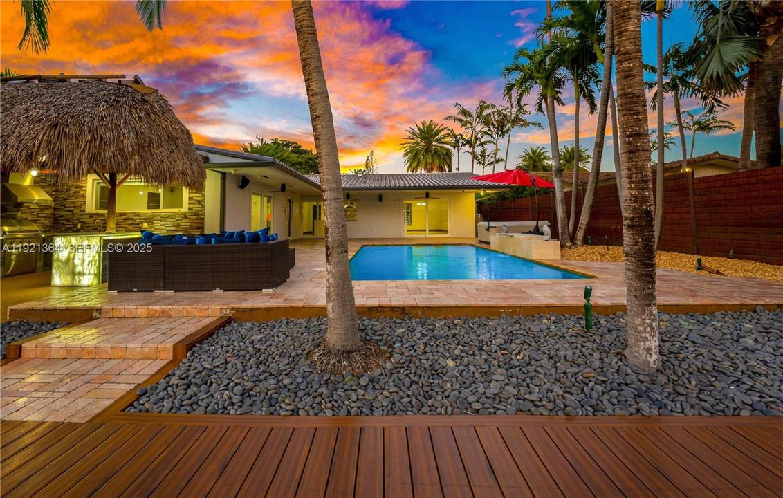 待售: $3,087,000 (3 贝兹, 3 浴室, 2295 平方英尺)