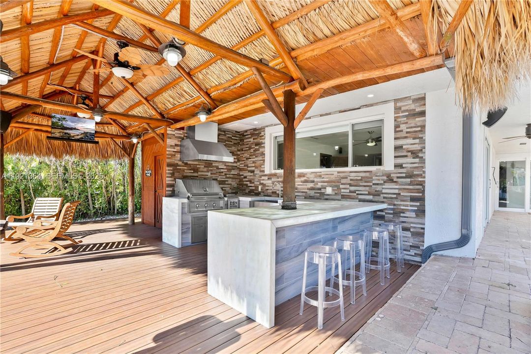 待售: $3,087,000 (3 贝兹, 3 浴室, 2295 平方英尺)