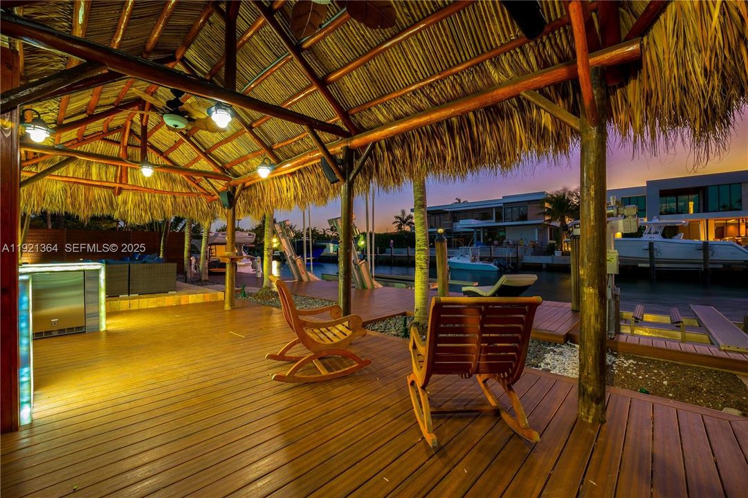 待售: $3,087,000 (3 贝兹, 3 浴室, 2295 平方英尺)