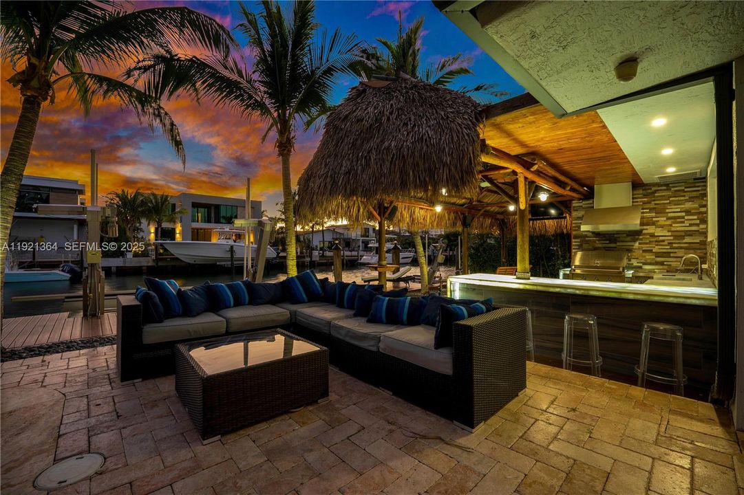 待售: $3,087,000 (3 贝兹, 3 浴室, 2295 平方英尺)