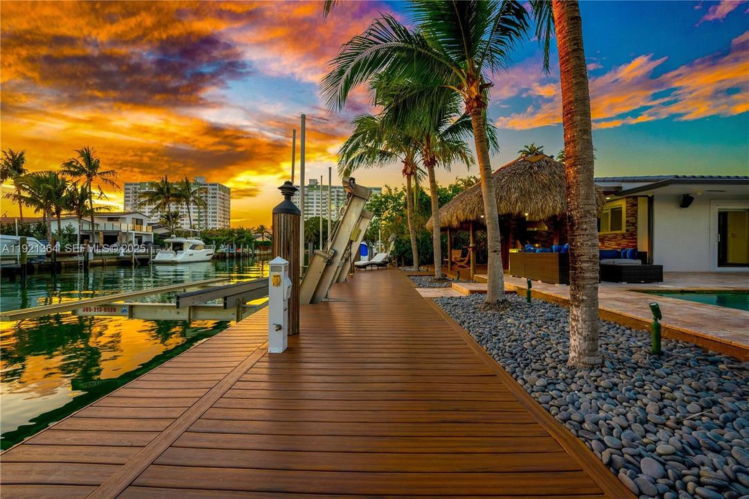 待售: $3,087,000 (3 贝兹, 3 浴室, 2295 平方英尺)