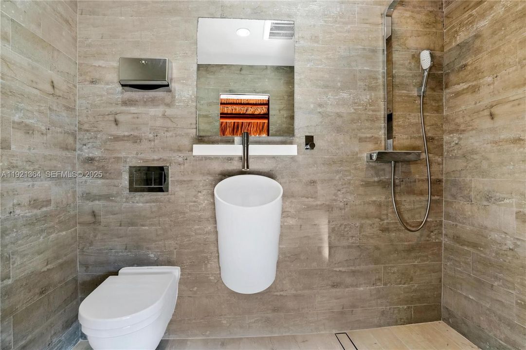 待售: $3,087,000 (3 贝兹, 3 浴室, 2295 平方英尺)