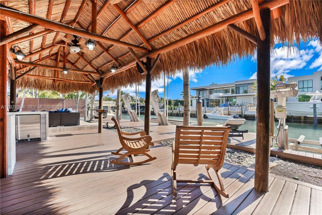 待售: $3,087,000 (3 贝兹, 3 浴室, 2295 平方英尺)