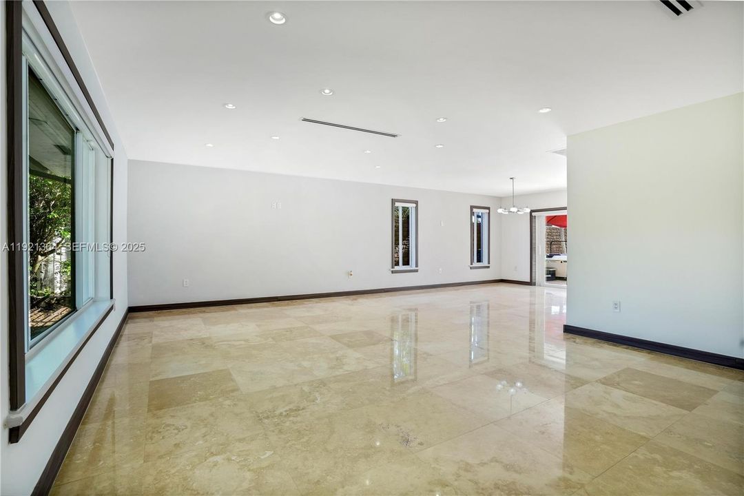 На продажу: $3,087,000 (3 спален, 3 ванн, 2295 Квадратных фут)