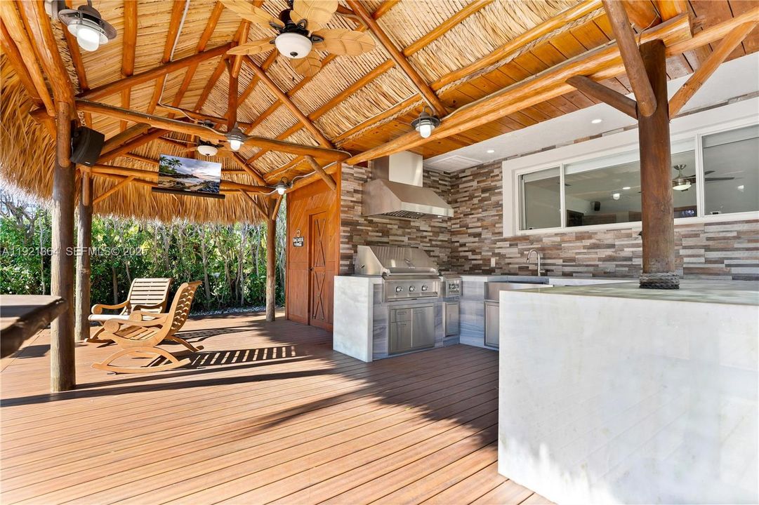 待售: $3,087,000 (3 贝兹, 3 浴室, 2295 平方英尺)