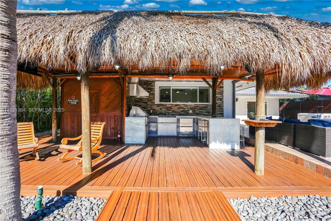 待售: $3,087,000 (3 贝兹, 3 浴室, 2295 平方英尺)