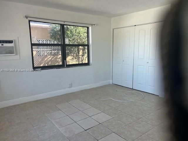 For Rent: $2,850 (4 beds, 1 baths, 1070 Square Feet)