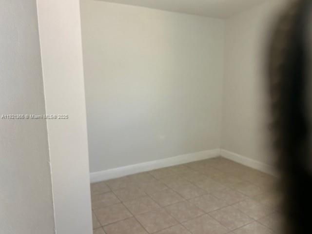 For Rent: $2,850 (4 beds, 1 baths, 1070 Square Feet)