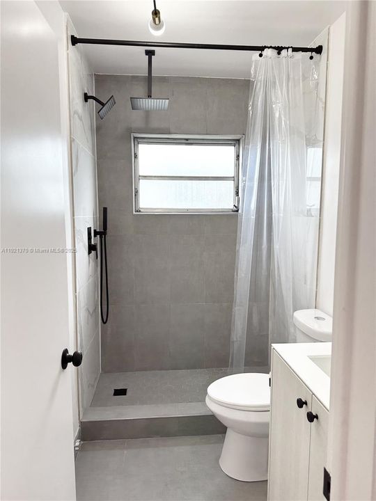 For Rent: $1,799 (1 beds, 1 baths, 640 Square Feet)