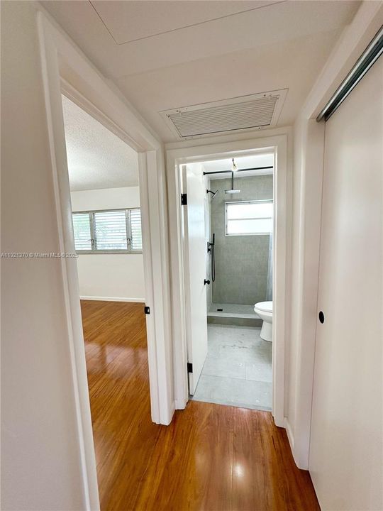 For Rent: $1,799 (1 beds, 1 baths, 640 Square Feet)