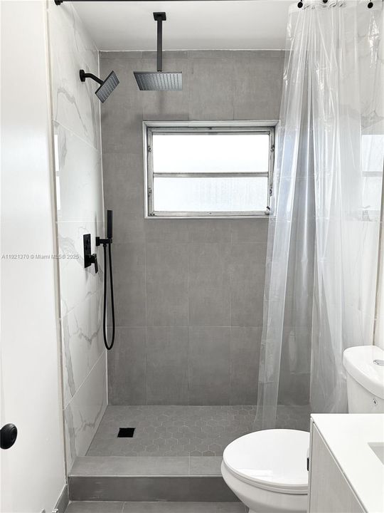 For Rent: $1,799 (1 beds, 1 baths, 640 Square Feet)