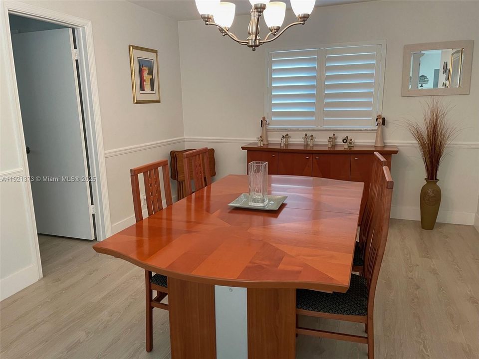 DINING RM OR FAMILY RM