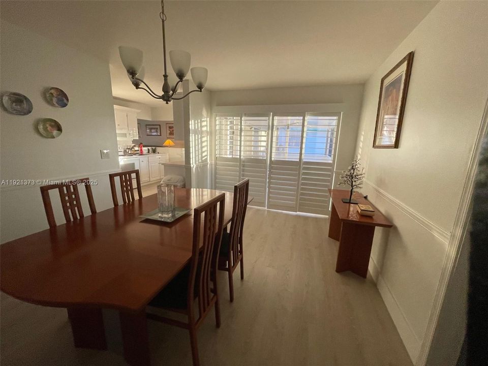 DINING/FAMILYROOM