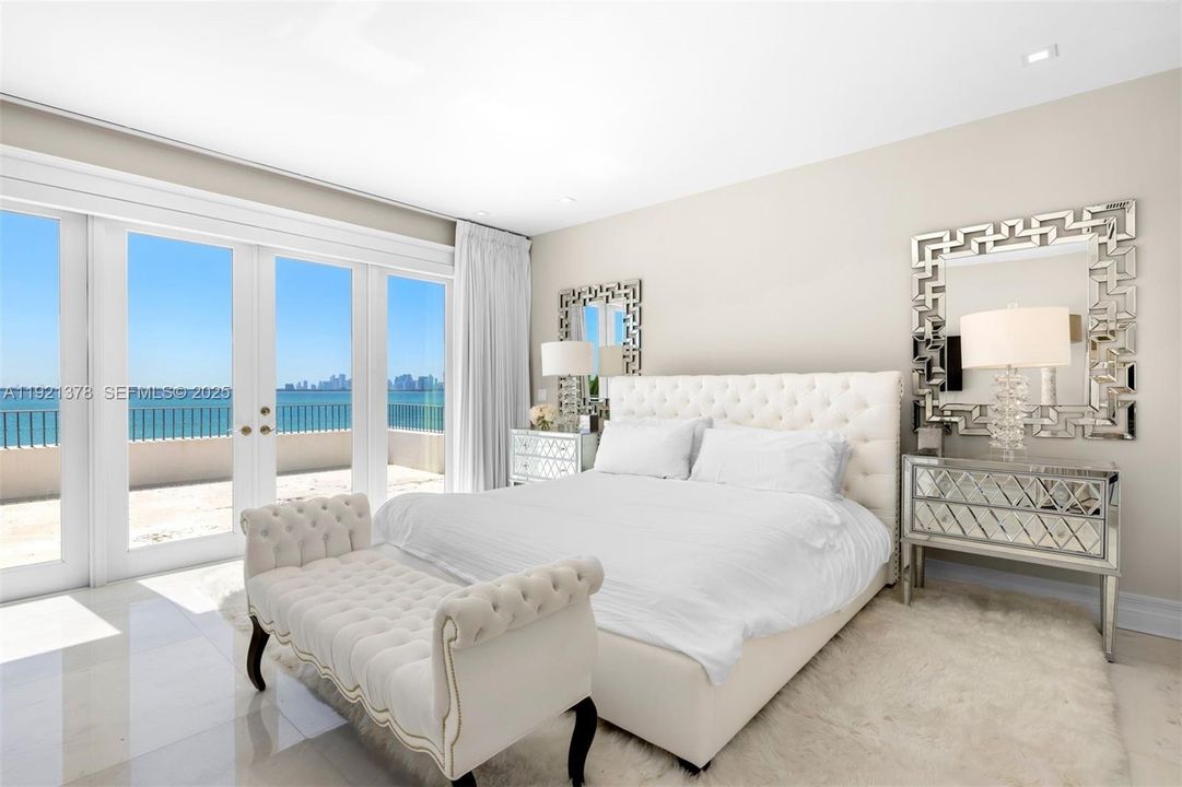 En Venta: $11,800,000 (6 camas, 6 baños, 6816 Pies cuadrados)