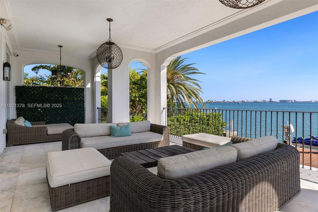 En Venta: $11,800,000 (6 camas, 6 baños, 6816 Pies cuadrados)