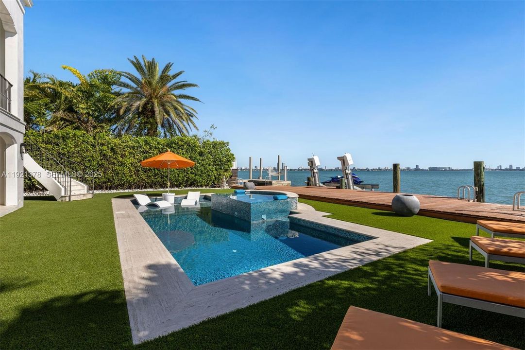 En Venta: $11,800,000 (6 camas, 6 baños, 6816 Pies cuadrados)