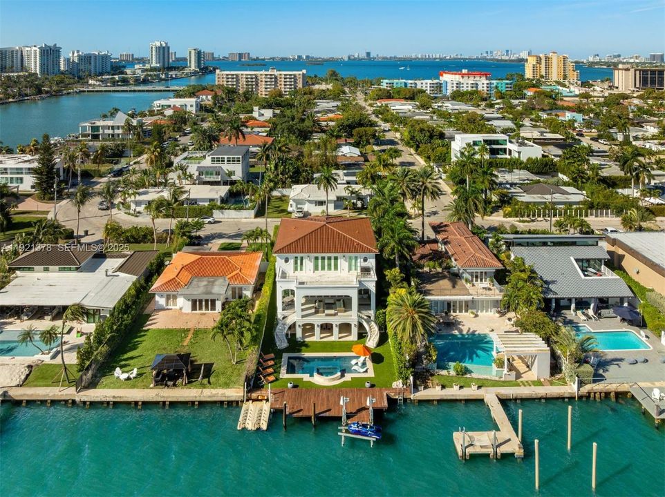 En Venta: $11,800,000 (6 camas, 6 baños, 6816 Pies cuadrados)