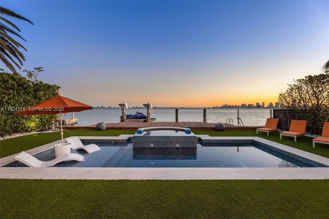 En Venta: $11,800,000 (6 camas, 6 baños, 6816 Pies cuadrados)