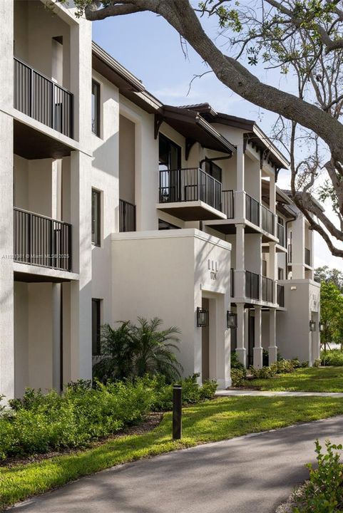 For Rent: $2,526 (1 beds, 1 baths, 801 Square Feet)