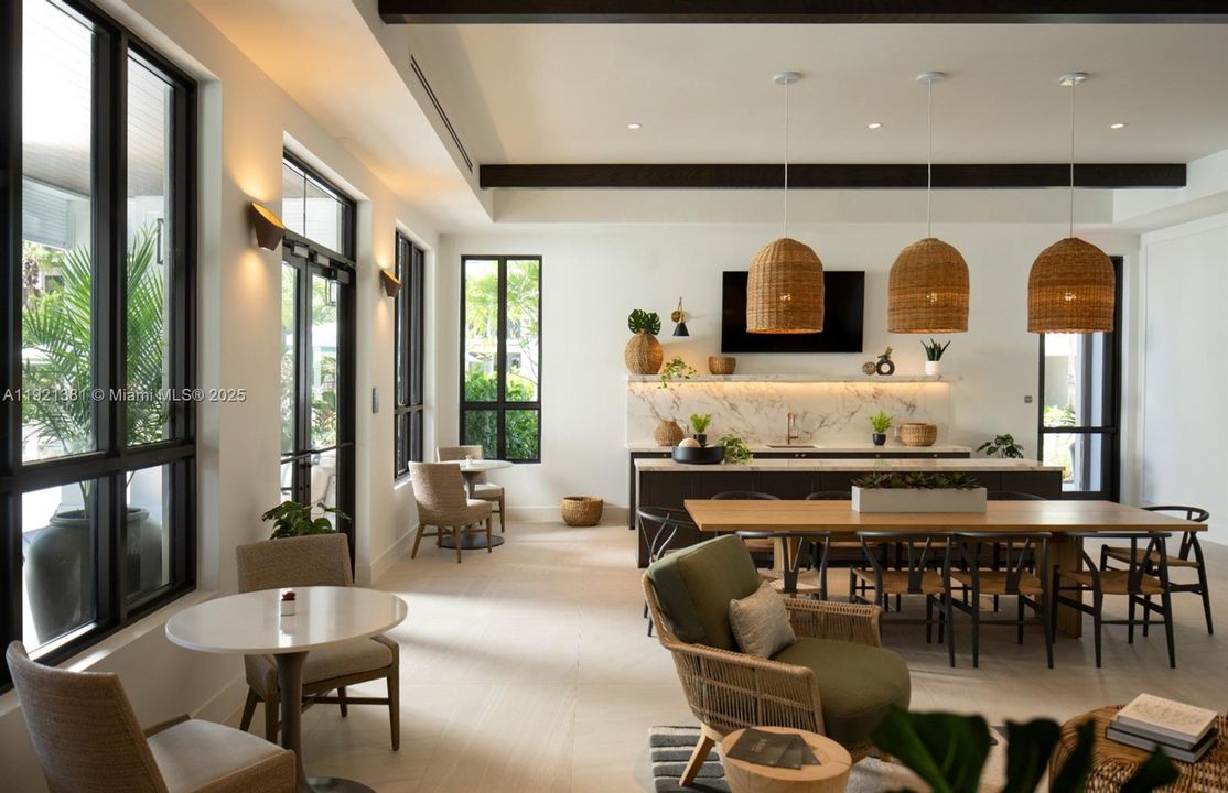 For Rent: $2,526 (1 beds, 1 baths, 801 Square Feet)