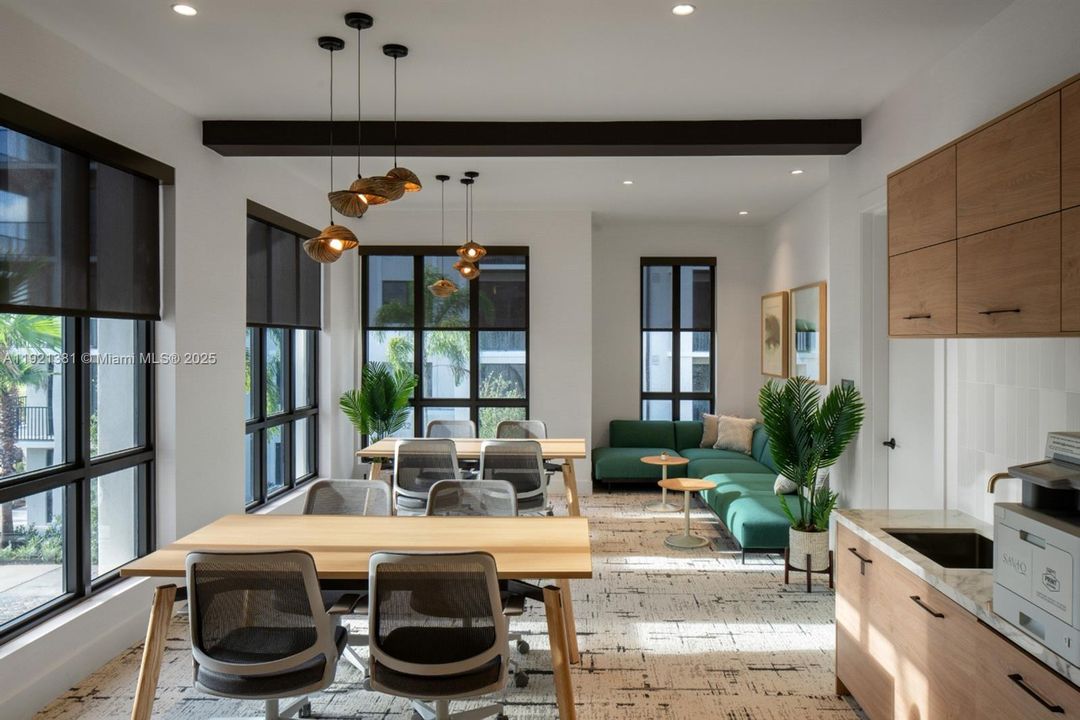 For Rent: $2,526 (1 beds, 1 baths, 801 Square Feet)