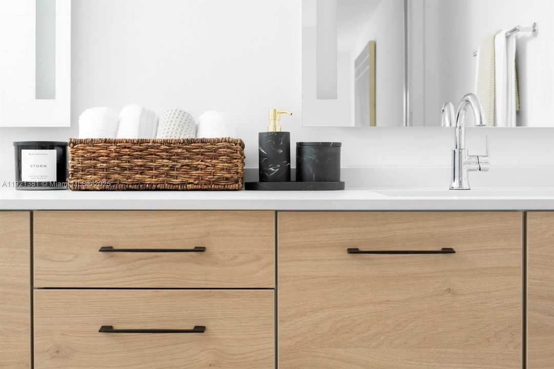 For Rent: $2,526 (1 beds, 1 baths, 801 Square Feet)