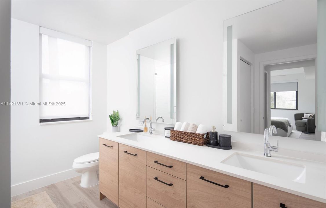 For Rent: $2,526 (1 beds, 1 baths, 801 Square Feet)