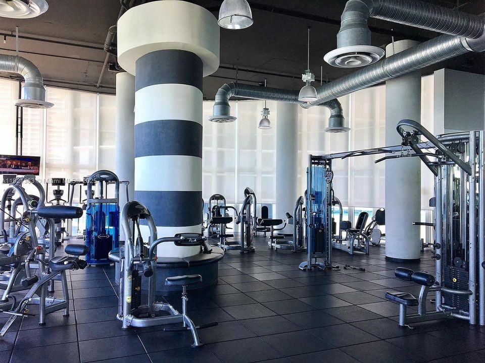 For Rent: $3,900 (2 beds, 2 baths, 1144 Square Feet)