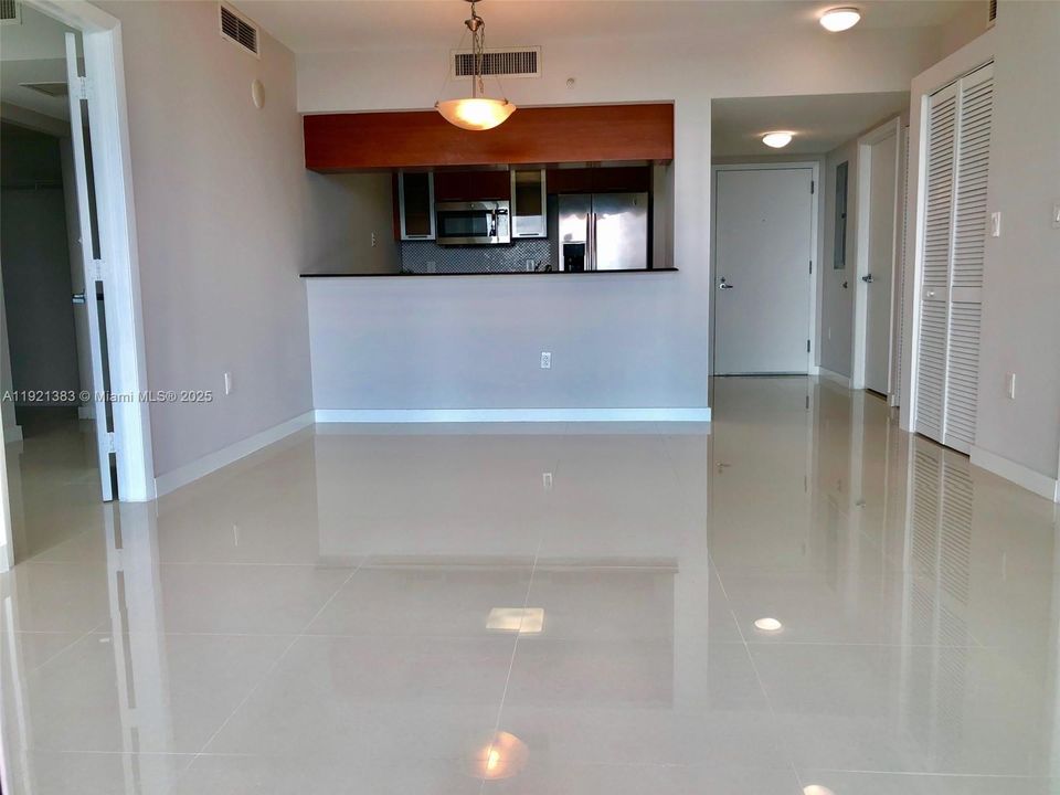 For Rent: $3,900 (2 beds, 2 baths, 1144 Square Feet)