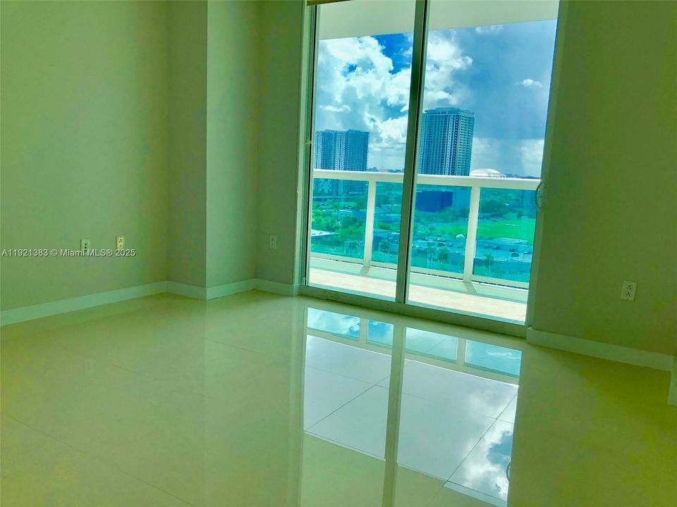 For Rent: $3,900 (2 beds, 2 baths, 1144 Square Feet)