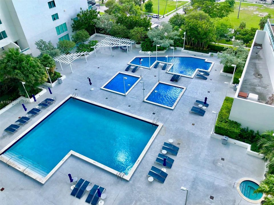 For Rent: $3,900 (2 beds, 2 baths, 1144 Square Feet)