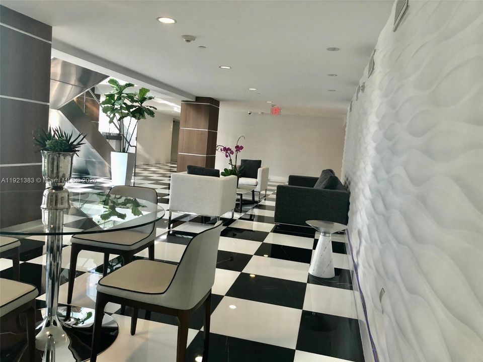 For Rent: $3,900 (2 beds, 2 baths, 1144 Square Feet)