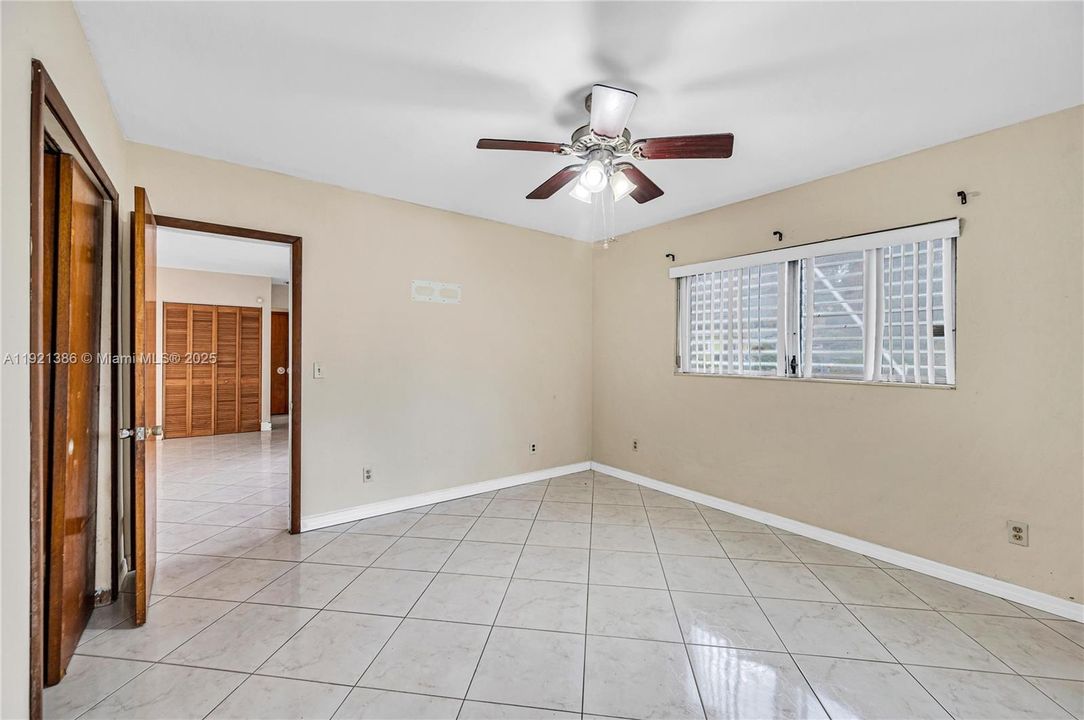 En Venta: $495,000 (3 camas, 2 baños, 1861 Pies cuadrados)