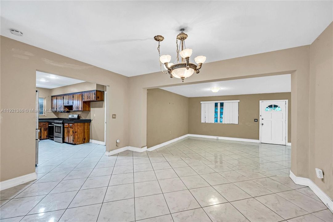 En Venta: $495,000 (3 camas, 2 baños, 1861 Pies cuadrados)