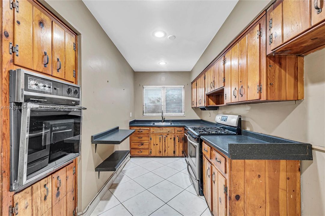 En Venta: $495,000 (3 camas, 2 baños, 1861 Pies cuadrados)