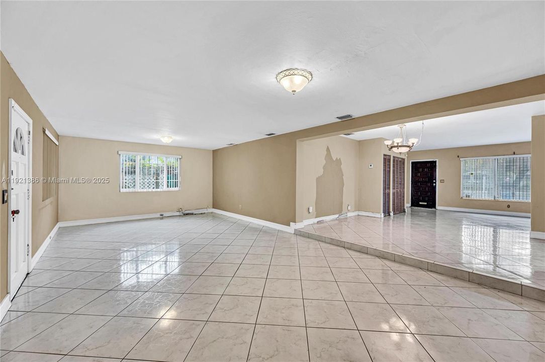 En Venta: $495,000 (3 camas, 2 baños, 1861 Pies cuadrados)