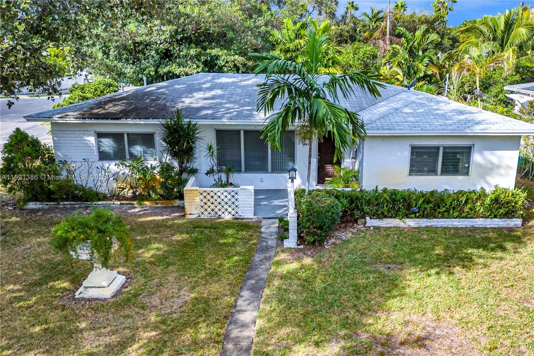 En Venta: $495,000 (3 camas, 2 baños, 1861 Pies cuadrados)