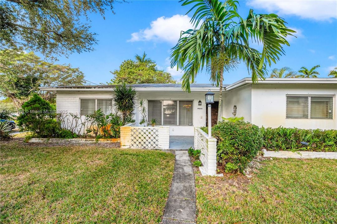 En Venta: $495,000 (3 camas, 2 baños, 1861 Pies cuadrados)