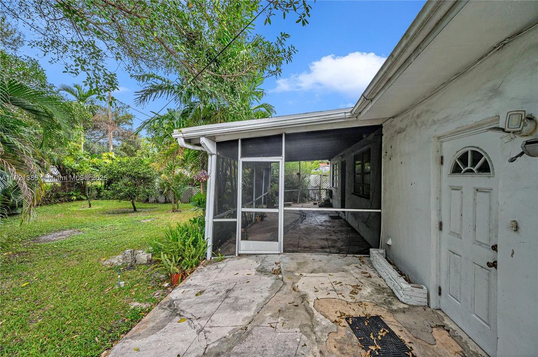 En Venta: $495,000 (3 camas, 2 baños, 1861 Pies cuadrados)