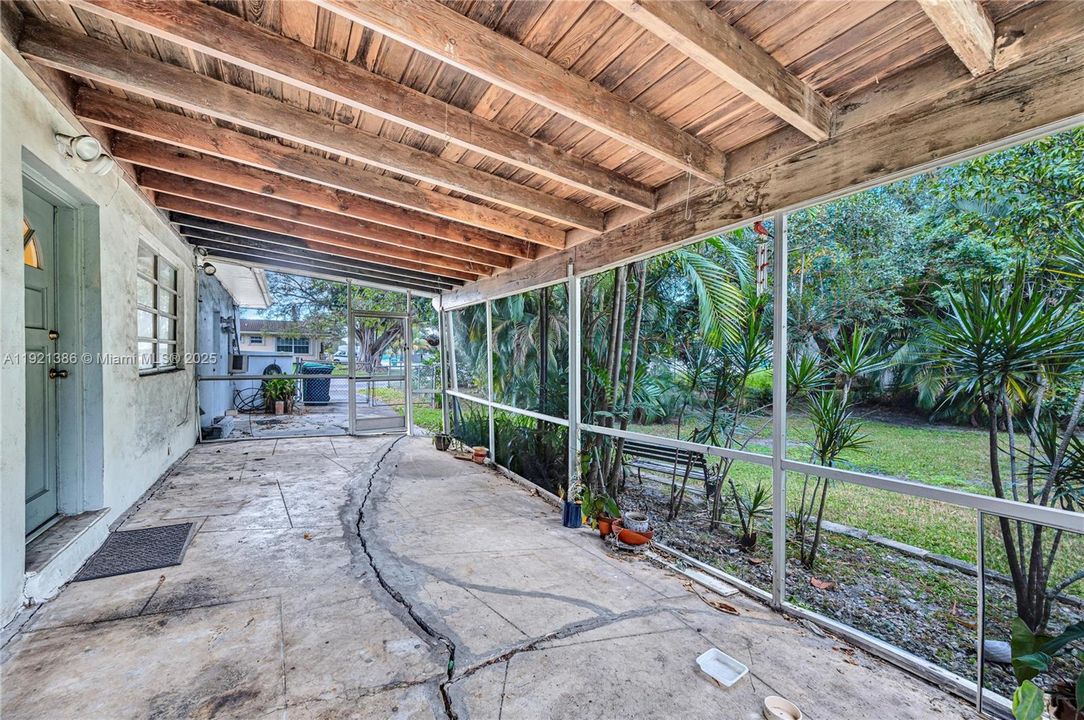 En Venta: $495,000 (3 camas, 2 baños, 1861 Pies cuadrados)