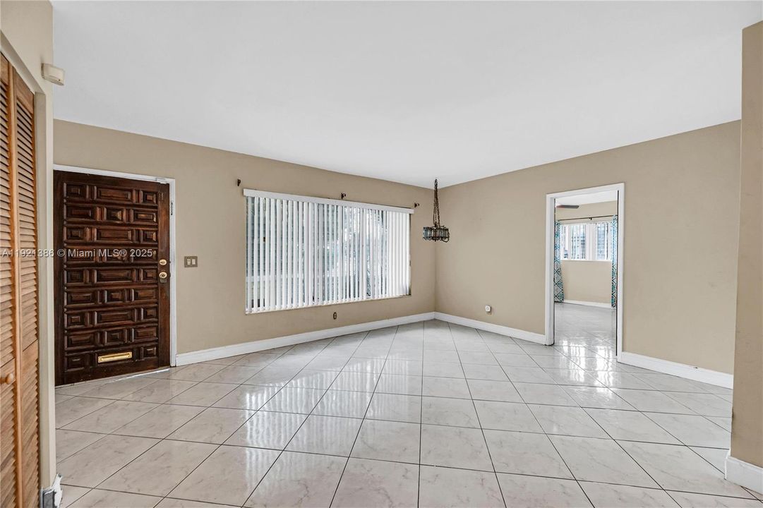 En Venta: $495,000 (3 camas, 2 baños, 1861 Pies cuadrados)