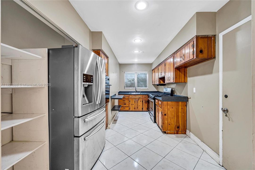 En Venta: $495,000 (3 camas, 2 baños, 1861 Pies cuadrados)