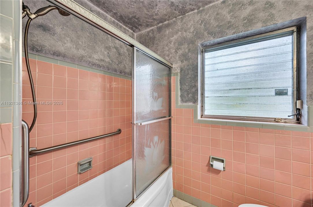 En Venta: $495,000 (3 camas, 2 baños, 1861 Pies cuadrados)