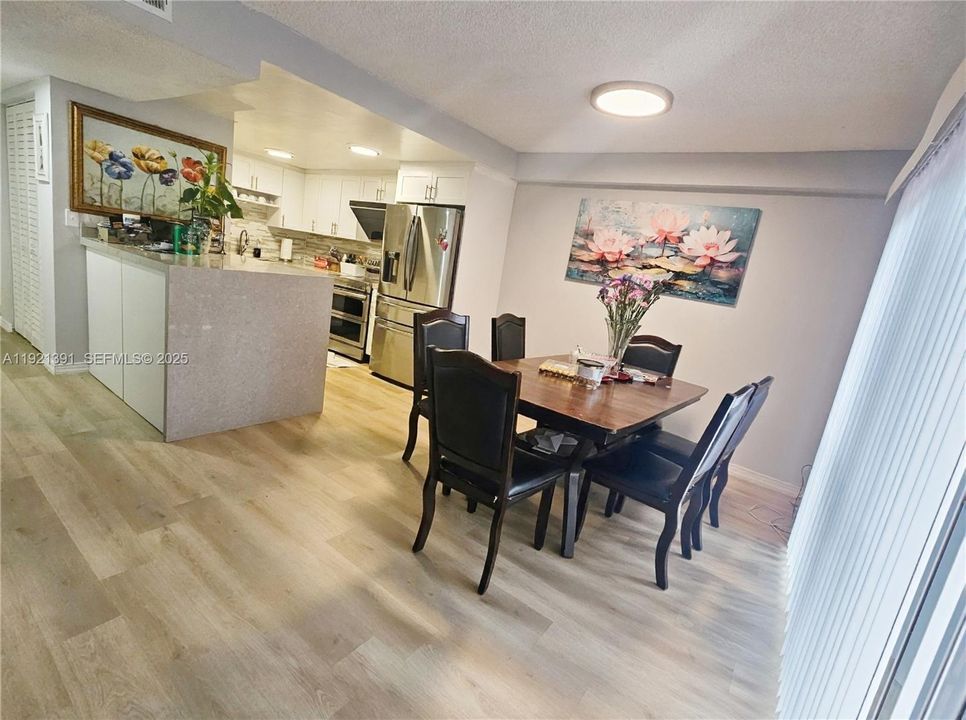 В аренду: $2,750 (2 спален, 2 ванн, 1290 Квадратных фут)