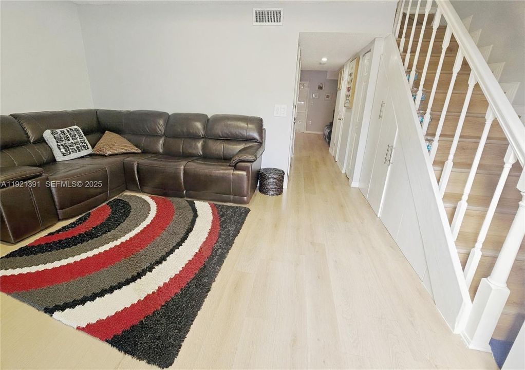 В аренду: $2,750 (2 спален, 2 ванн, 1290 Квадратных фут)