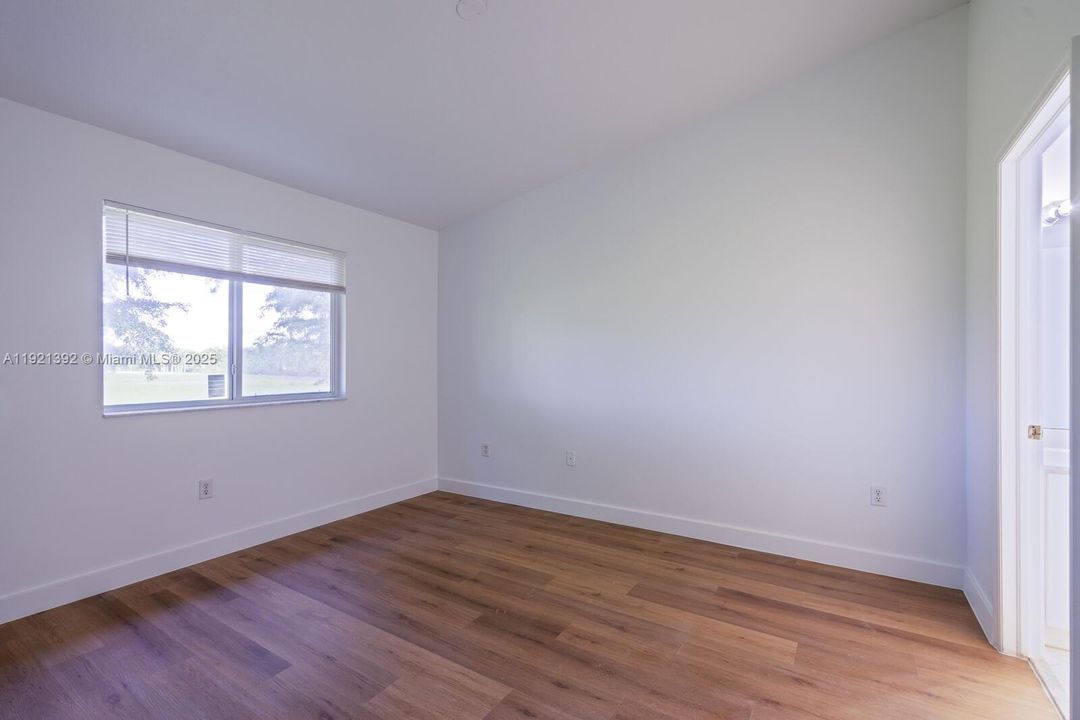 出租: $2,050 (3 贝兹, 2 浴室, 1176 平方英尺)